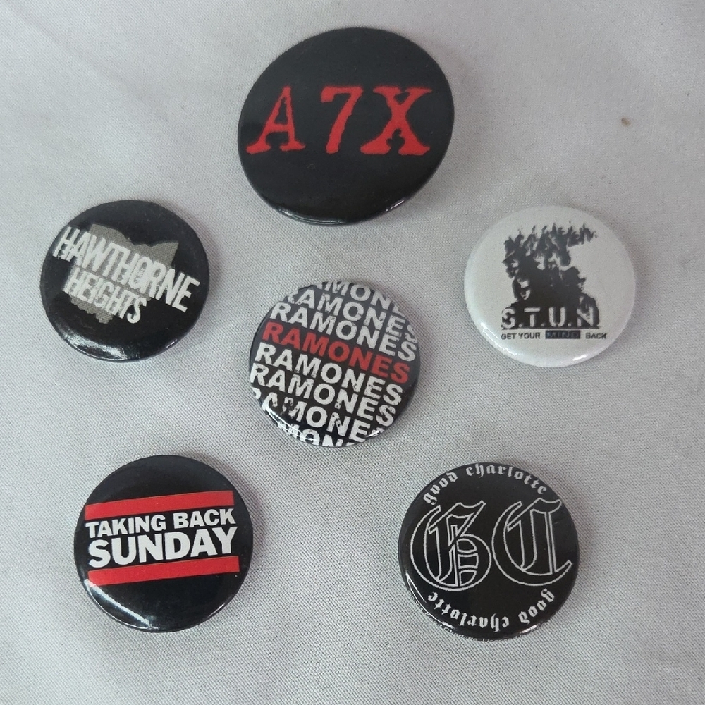 Hot Topic Band Buttons Pin Set Vintage 2000s Y2k Punk Emo Rock (6)
